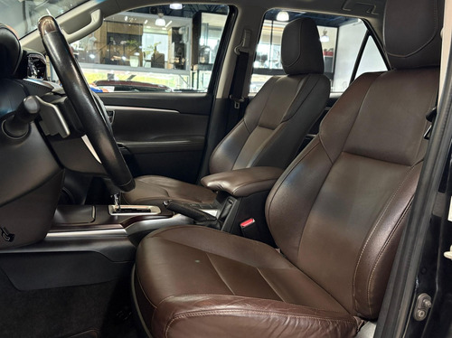 Toyota Hilux SW4 2.7 SRV 7 LUGARES 4X2 16V