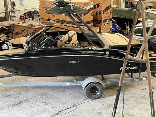 Lancha Victoria Valentino 212 Con Evinrude 150 G2 Año2023