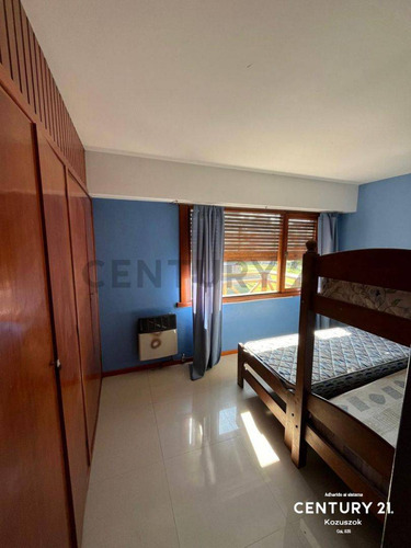 Casa De (5) Cinco Ambientes En Venta - Permuta - Villa Gesell, Costa Atlántica