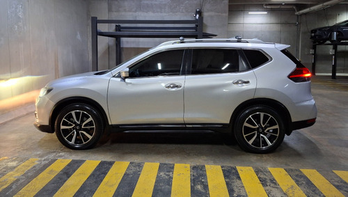 Nissan X-Trail 2.5 Exclusive 3 Row Cvt