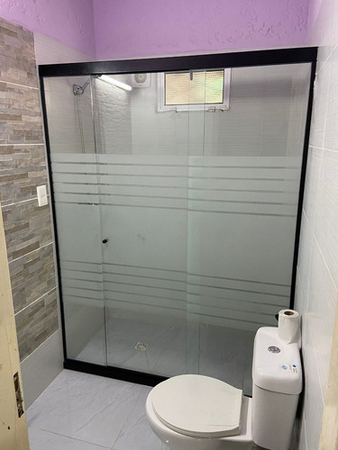 Imagen 2 de 10 de Mampara Para Baño En Vidrio Templado . Trabajos A Medida