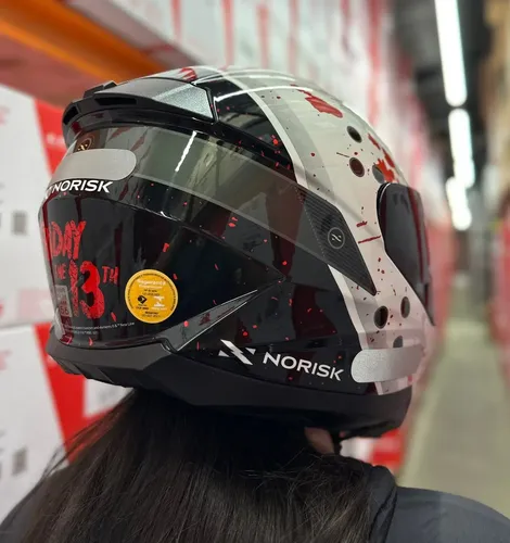 Capacete Norisk Razor Jason Sexta 13 + Viseira Vermelha Revo
