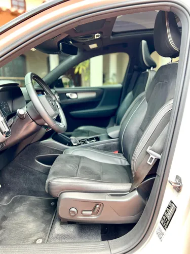 Volvo XC40 2.0 R-design