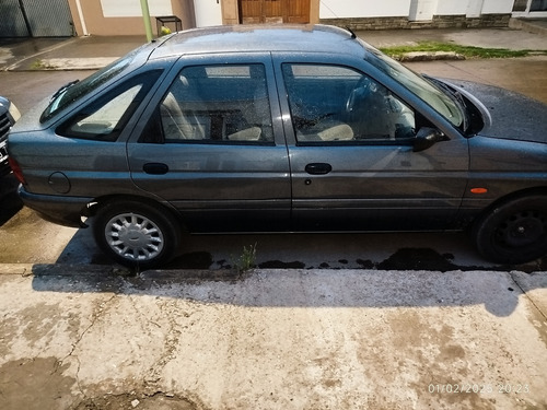 Ford Escort 1.8 Lx Aa Plus