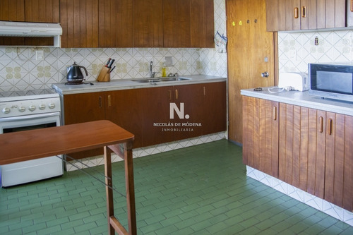 Departamento En Venta De 3 Dormitorios.- Ref: 3646