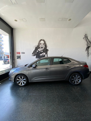 Imagen 9 de 25 de Citroen C4 Lounge Feel Pack 10 Años 1.6 Hdi 2018