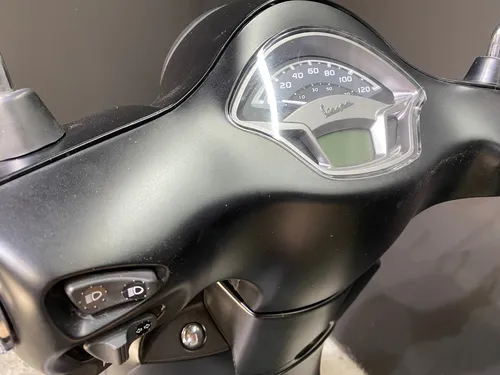 Piaggio Vespa Vxl150 Abs Negra 2023 2.900 Kms