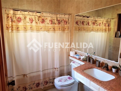Casa En Venta De 5 Dorm. En Viña Del Mar