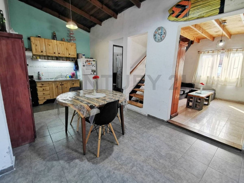 Imagen 10 de 19 de Casa En Venta De 2 Dormitorios Con Patio En La Plata
