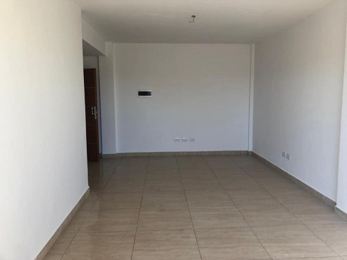 Imagen 3 de 10 de Departamento 2 Amb Con Cochera Y Balcon