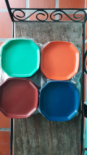Imagen 3 de 3 de Plato Plástico Octogonal Colores Surtidos