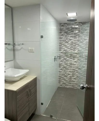 Casa Laureles En Segundo piso Amplia Y Moderna