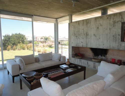 Casa En Punta Ballena, Tio Tom