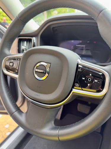 Volvo XC60 2.0 T8 Ultimate Recharge (Plug-In) 5P Hibrido
