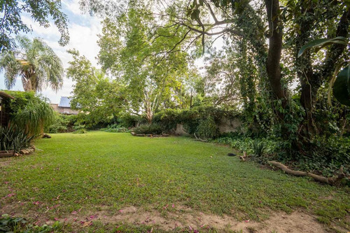 Venta Casa 2 Dorm Con Amplio Jardín En Santo Tomé