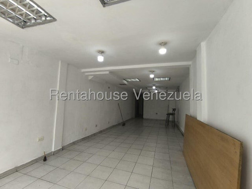Local Dúplex Comercial En Alquiler Inm - Av. Principal (a Pasos De Don Julio Centeno) Con Dos Amplios Locales En Planta Baja Y Cinco Oficinas En Planta Alta.. La Esmeralda