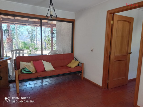 Casa En Venta De 6 Dorm. En Olmué
