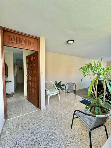 Casa En Venta En La Castellana De 3 Habitaciones