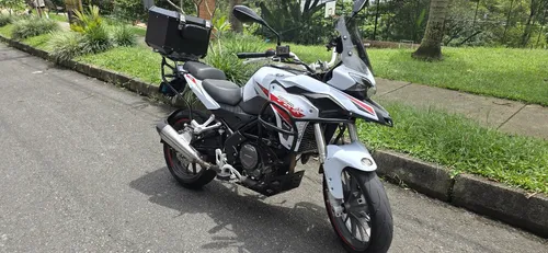 Vendo Moto Benelli Trk251 Color Blanca Modelo 2022