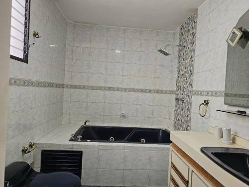 Amplio Apartamento En Los Naranjos Del Cafetal