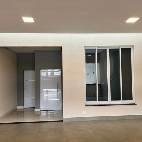 Casa De 3 Quartos E 3 Banheiros