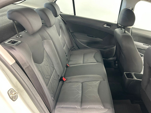 Peugeot 408 2.0 Allure 143cv