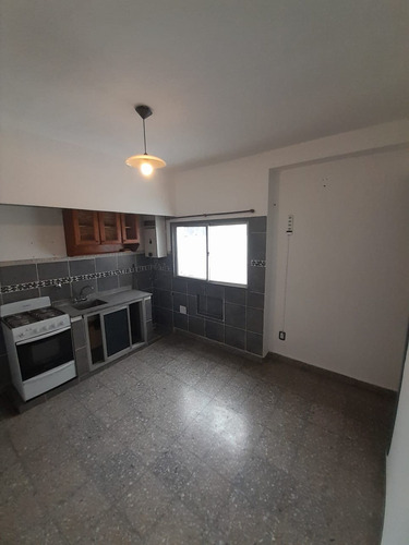 Imagen 2 de 21 de Venta Departamento 2 Ambientes Bernal