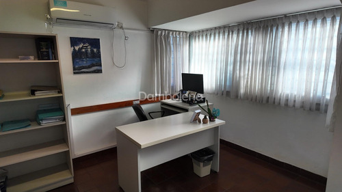 Casa Chalet En Venta - Moreno