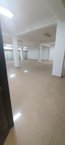 Imagen 7 de 8 de Galpones Av Lisandro Alvarado Al Lado De Hotel
