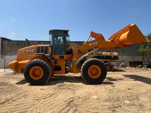 Cargador Case 821e