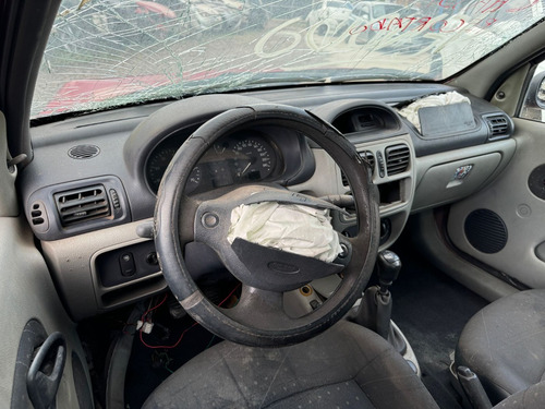 Renault Clio Sedan 1.0 16v 70cvs Gasolina 2004/2005-peças