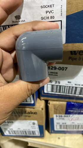Codo Roscado 1/2'' X 90 Pvc Cedula 80 Industrial Agua 13mm