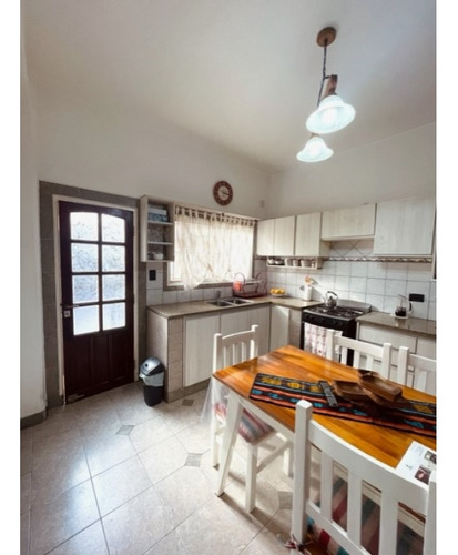 Venta Hermosa Casa En Ph 4 Amb. Patio Con Parrilla. Garage.permuta