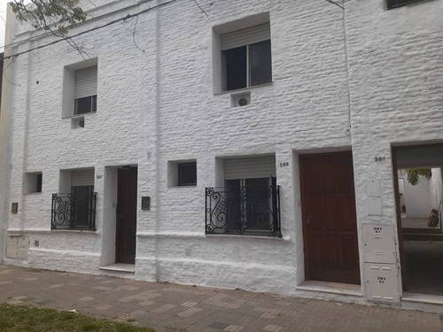 Venta Casa Con Patio De 6 Ambientes En Centro De Azul