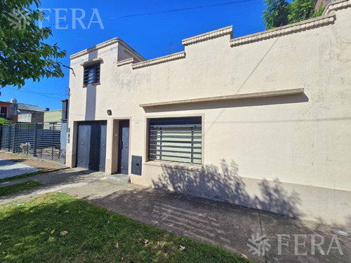 Venta Casa 3 Ambientes Con Cochera Y Piscina En Quilmes Oeste