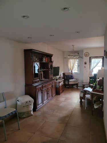 Duplex En Venta En Ituzaingo Norte
