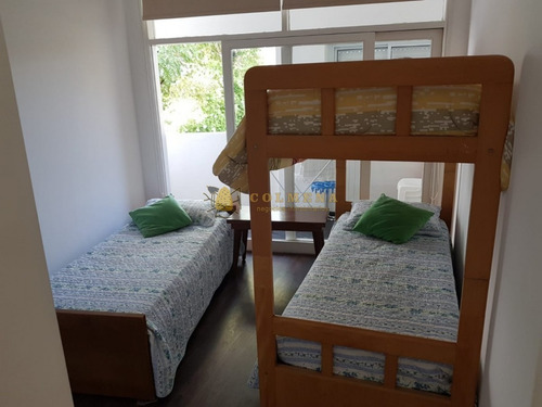 Apartamento En Muy Buena Ubicacion En Playa Mansa, De 2 Dor, 2 Baños Con Balcon. Consulte!!!!!!!!-ref:1785