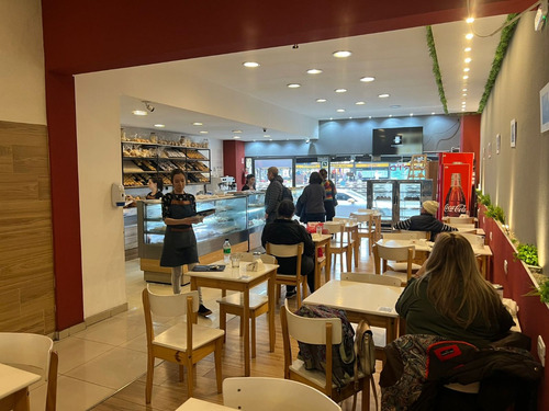 Belgrano / Gran Panadería Y Bar Av. Cabildo Casi Congreso