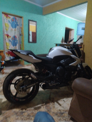 Imagem 4 de 8 de Yamaha Xj6