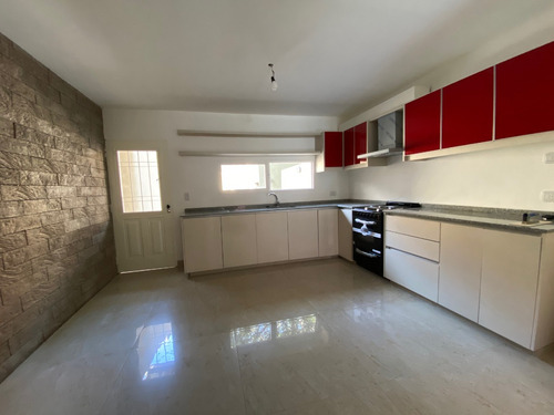 Duplex 4 Amb C/patio En Olivos