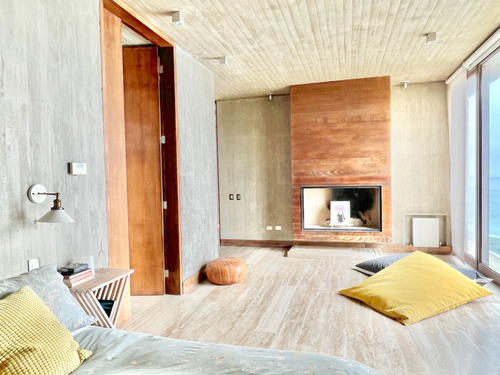 Gran Y Sólida Casa En Venta Con Privilegiada Vista, Zapallar