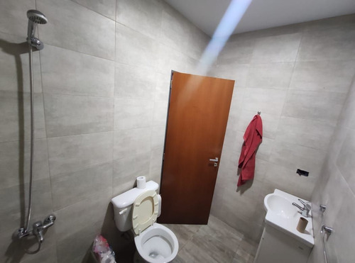 Imagen 8 de 14 de Galpon - 228 M2 - Sin Columnas - Con Oficina Y Baño - Fondo Libre -