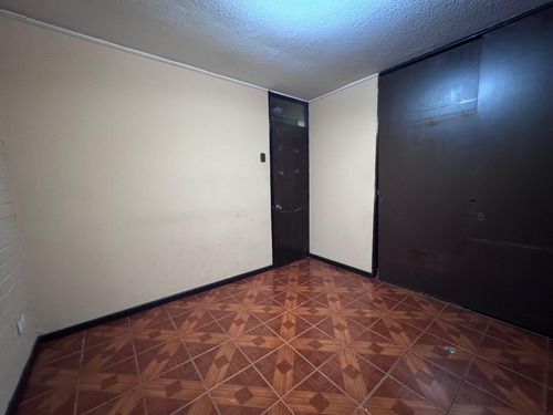Cómodo Depto Antiguo, Pasos Metro Plaza Egaña, 3 Dormitorios