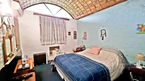 Imagen 11 de 16 de Casa Con Pileta Para Reciclar En Venta En Barrio Parque Aguirre, Acassuso, San Isidro