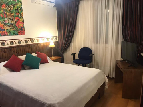 Imagen 9 de 14 de Oportunidad Casa Alquiler 5 Dormitorios 4 Baños,cochera, Wifi Alarma,pileta,quincho,jardin.a Dos Cuadras Del Mar, Disponible Solo La Segunda Quincena De Enero 2023 Uubicación Unica (mínimo Una Semana)