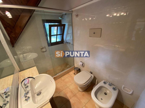Imagen 26 de 30 de Espectacular Casa En Lugano 5 Dormitorios 4 Baños
