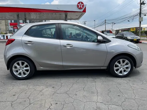 Mazda 2 1.5cc Mt Aa 4x2