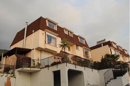 Amplia Casa De 4 Dormitorios Y 3 Baños, Comuna Puente Alto