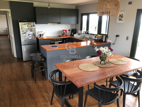 Casa Nueva, Luminosa, Amplia Y Con Excelente Conectividad