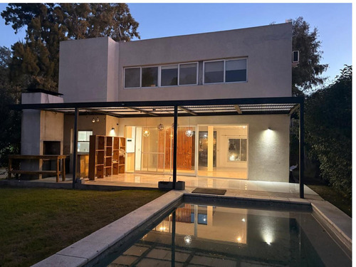 Casa En El Barrio La Angélica